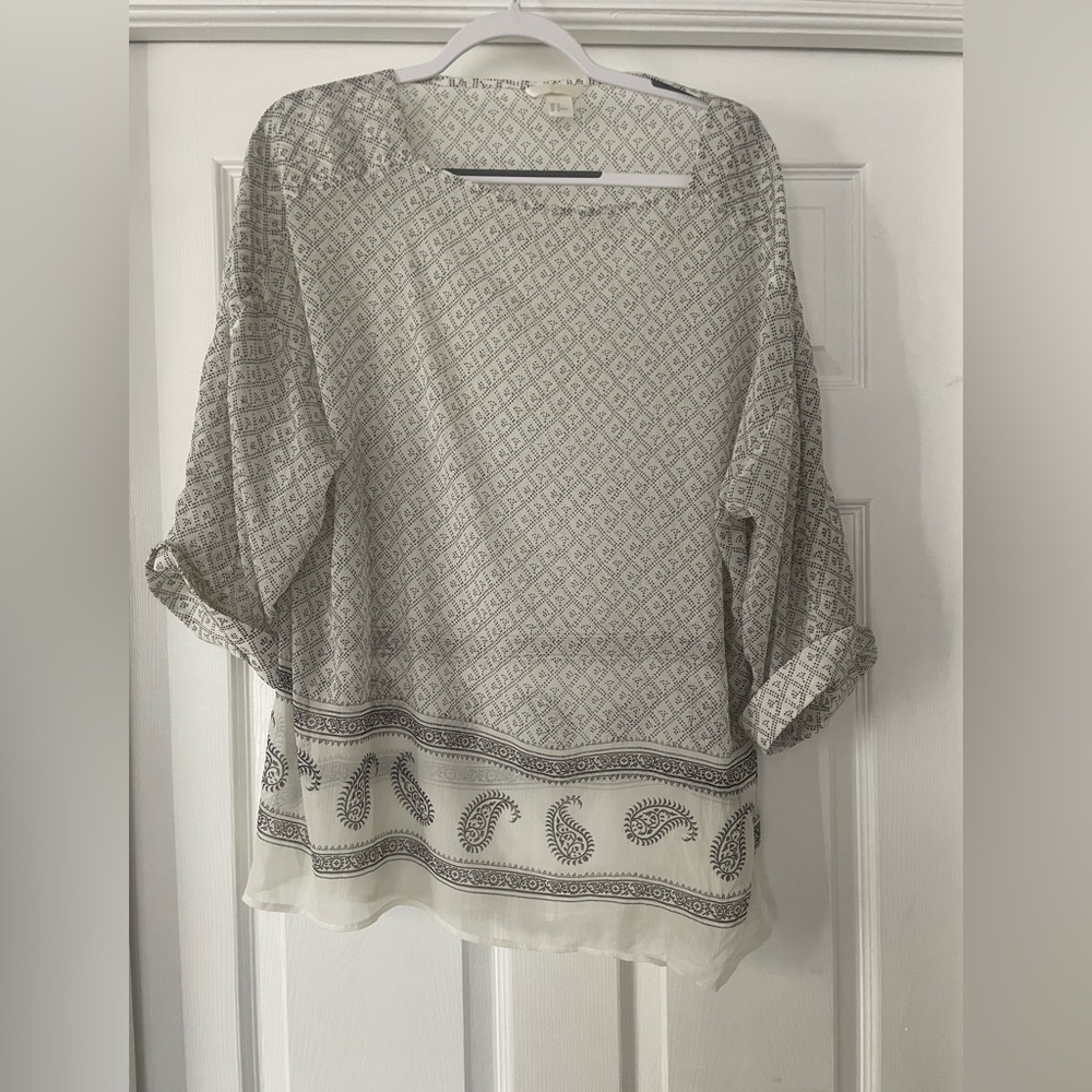 Women’s sheer top size 12 H&M
Smoke free home